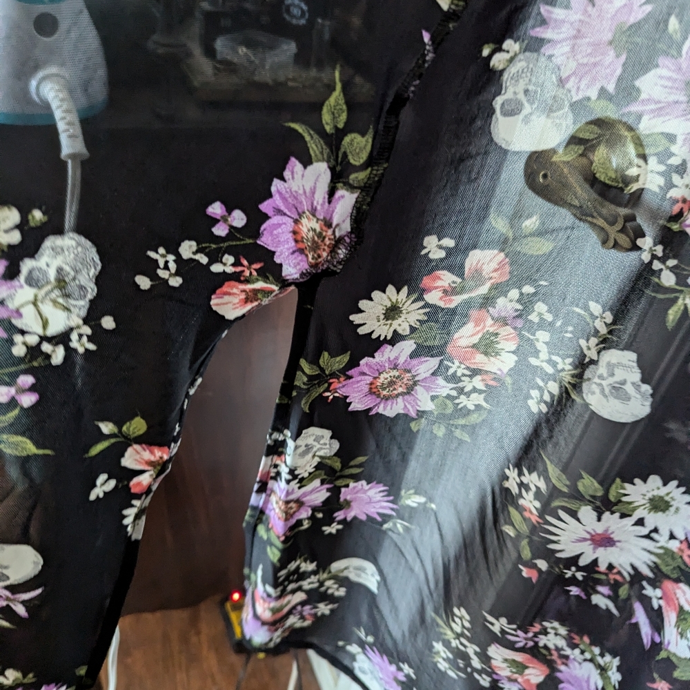 Torrid open front duster - Picture 3 of 5